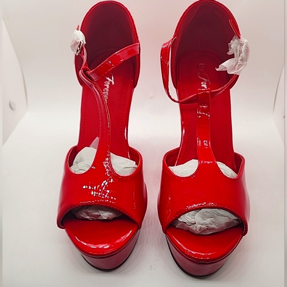 Forever Women's Size 8.5 Platform Wedge Heels Shoes Red Pat. New In Box